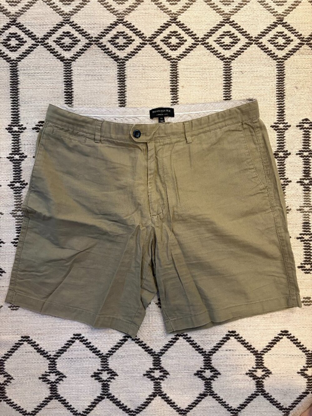 Banana Republic Linen Blend Shorts Olive Green Size 36